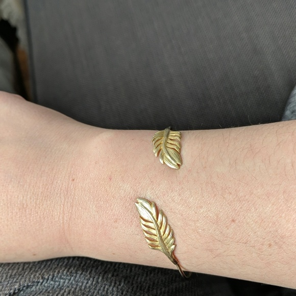 Feather gold adjustable bracelet - Picture 2 of 4